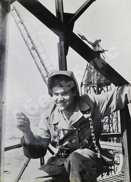 Комовский, А.Г. Крупноформатная фотография «Монтажник»