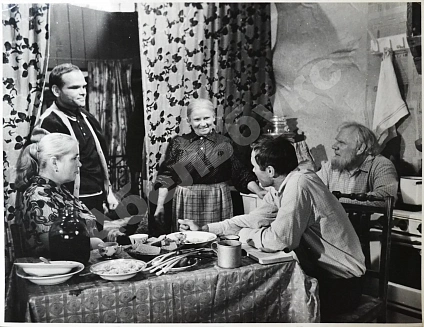 Антикварная книга Фотографии со съёмок фильма «Калина красная» — , 1973 дополнительное фото 2