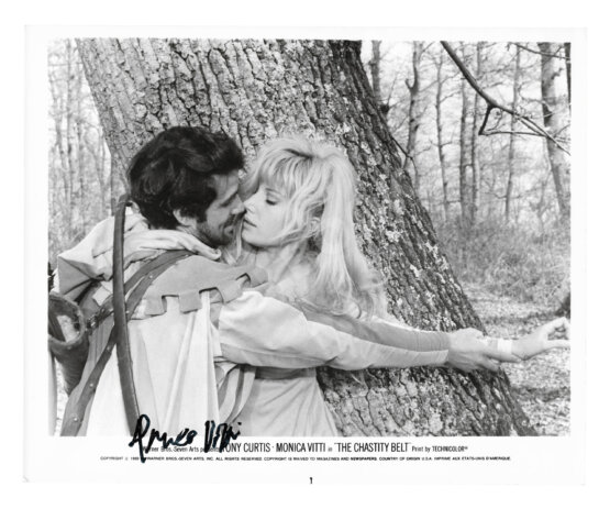 Моника Витти [автограф]