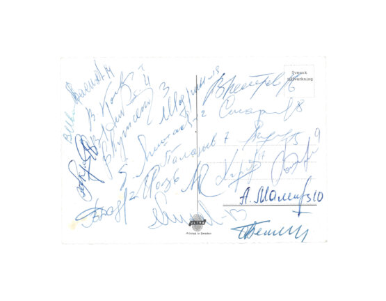 Антикварная книга [автографы игроков сборной СССР по хоккею] 1970 год