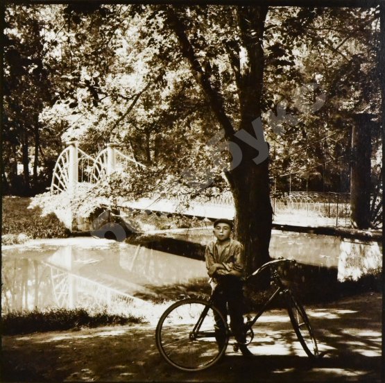 Гринберг, А.Д. Фотография «В Кузьминках. Велосипедист»