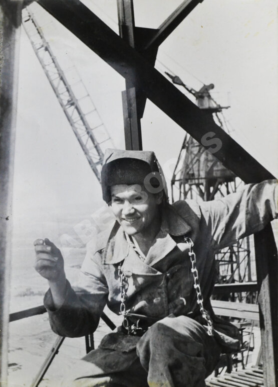 Комовский, А.Г. Крупноформатная фотография «Монтажник»