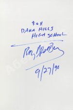 Бредбери, Р. [автограф] Кладбище для безумцев. Ещё одна повесть о двух городах