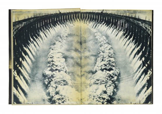 Антикварная книга Безыменский, А.И. [автограф лётчице Марине Расковой] Трагедийная ночь