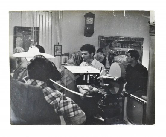 Антикварная книга [автограф Петра Тодоровского Зое Фёдоровой; автографы Евгения Леонова, Аллы Ларионовой, Зиновия Гердта и других] Володин, А.М. Режиссёрский сценарий фильма Петра Тодоровского «Загадочный индус»