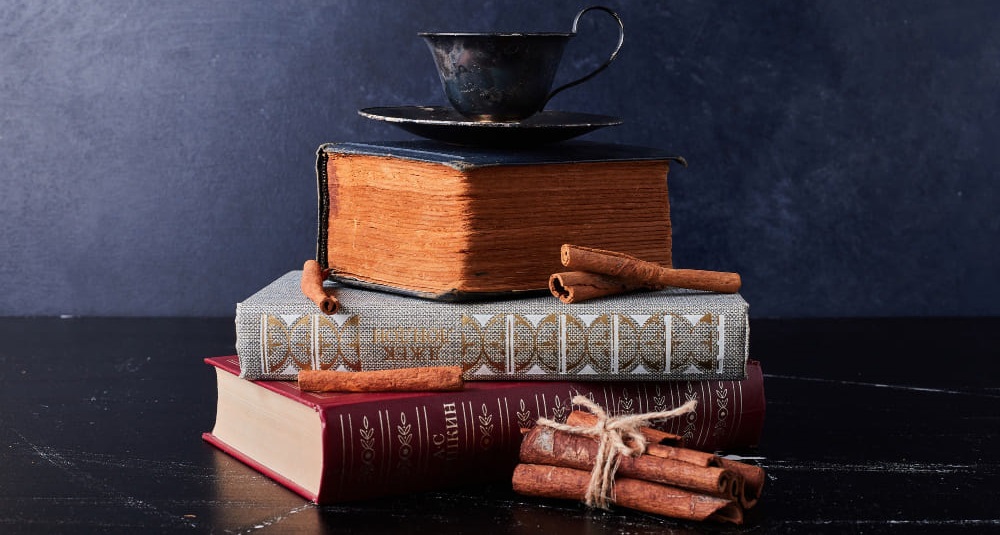 Как ухаживать за антикварными книгами